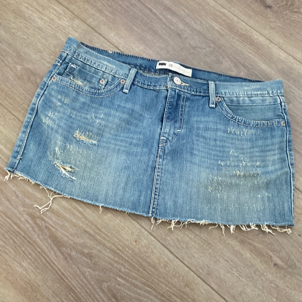 Levi’s denim mini skirt